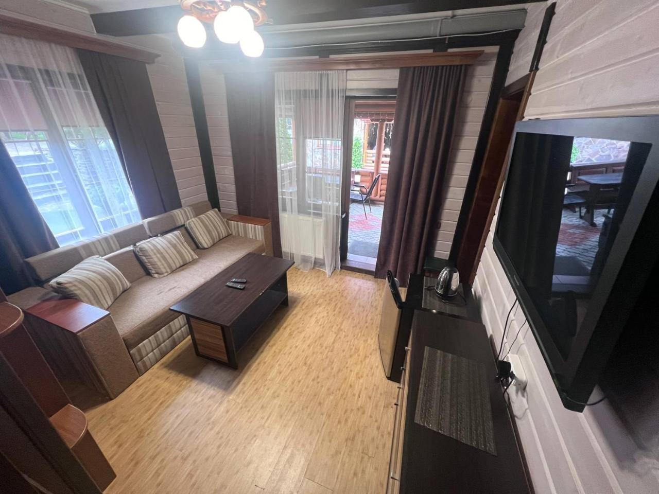 Готель Жди Ня Єво Instagram Zhdenievo Hotel ชเดนิเยโว ภายนอก รูปภาพ